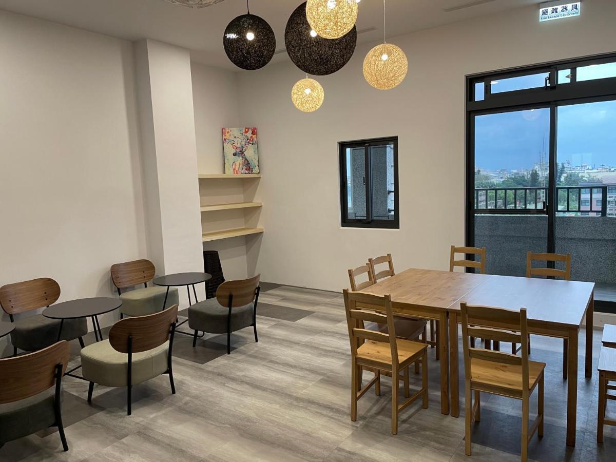One Night Hostel Yilan Exterior foto